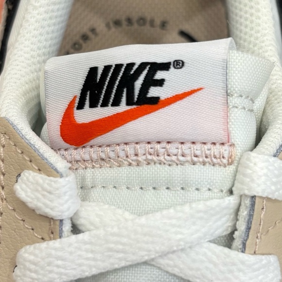 New Nike Women's Waffle Debut Sneakers Size 6 In Sand Drift/Black/White - Picture 6 of 8